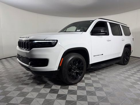 Used 2024 Jeep Wagoneer Series II image 4