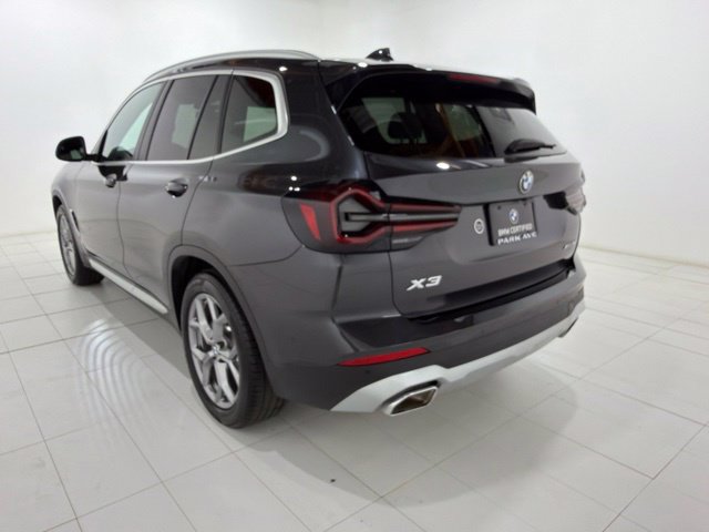 Certified 2024 BMW X3 xDrive30i w/ Premium Package AWD/4WD image 3