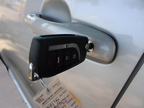 Used 2025 Toyota Corolla LE FWD image 33