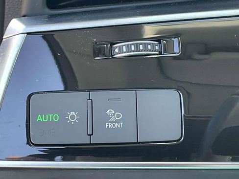 Used 2021 Audi Q8 Premium Plus w/ Premium Plus Package AWD/4WD image 19