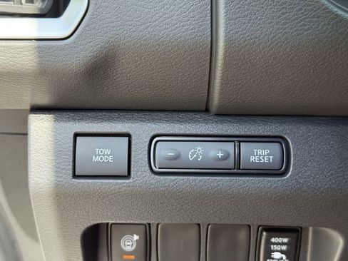 New 2025 Nissan Frontier SV w/ SV Convenience Package RWD image 17