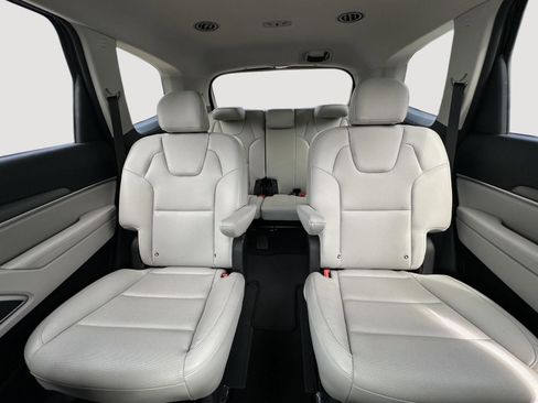 Used 2021 Kia Telluride S FWD image 12