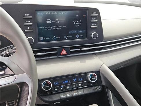 Used 2025 Hyundai Elantra Sport FWD image 19