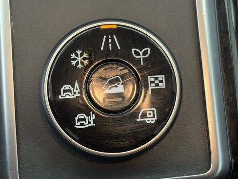 Used 2023 Nissan Pathfinder SL image 30