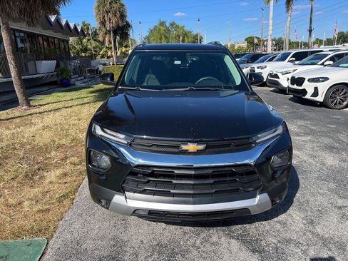 Used 2023 Chevrolet TrailBlazer LT w/ Convenience Package FWD image 3