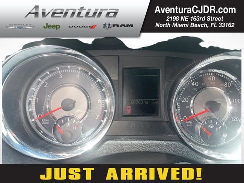 Used 2011 Chrysler Town & Country Touring image 1