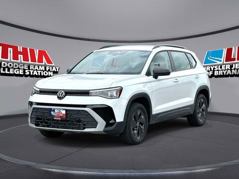 Used 2025 Volkswagen Taos S FWD image 1