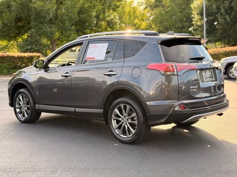 Used 2018 Toyota RAV4 Limited FWD image 10