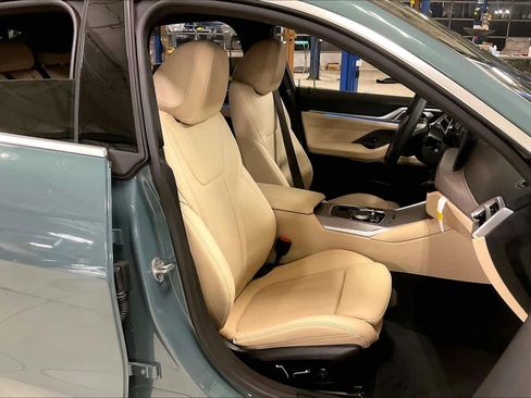 Certified 2025 BMW i4 eDrive40 w/ Premium Package image 9