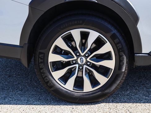 Used 2024 Subaru Outback Limited XT image 11