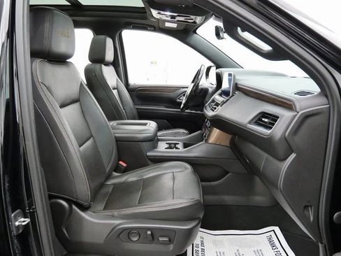 Used 2021 Chevrolet Suburban High Country w/ Premium Package AWD/4WD image 16