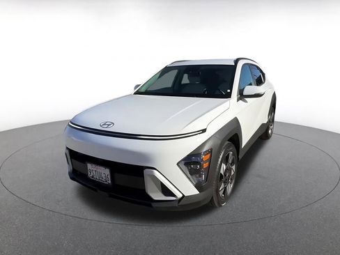 Used 2025 Hyundai Kona SEL image 7