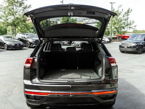 Used 2023 Volkswagen Atlas Cross Sport SEL R-Line AWD/4WD image 29