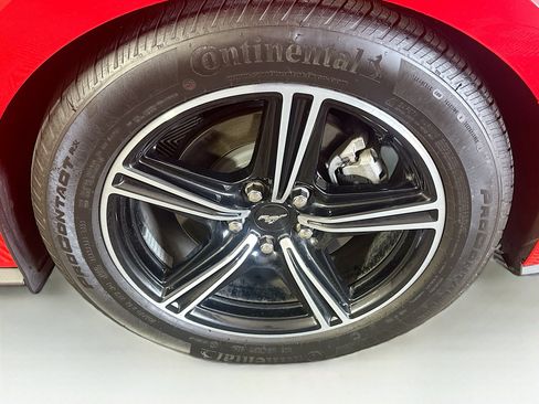 Used 2025 Ford Mustang Coupe RWD image 11