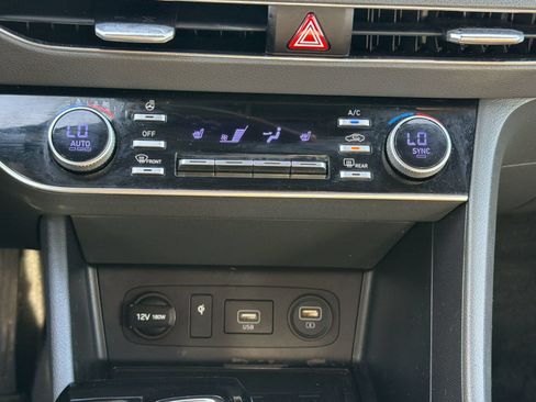 Used 2020 Hyundai Sonata SEL w/ Premium + Sunroof Package FWD image 21