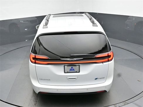 Used 2022 Chrysler Pacifica Pinnacle image 12