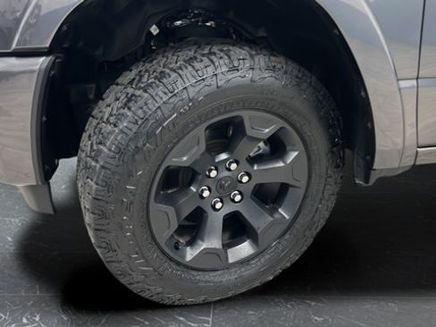 Used 2025 RAM 1500 Big Horn AWD/4WD image 35