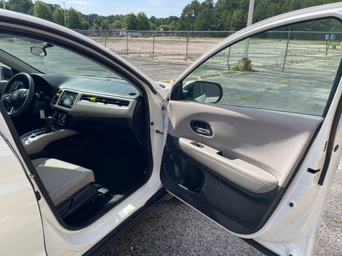 Used 2016 Honda HR-V LX image 20