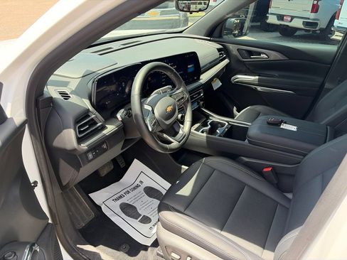 Used 2026 Chevrolet Traverse LT w/ Driver Confidence Package FWD image 10