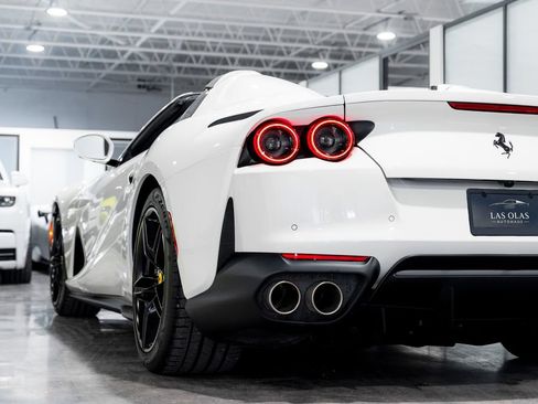 Used 2023 Ferrari 812 GTS RWD image 15