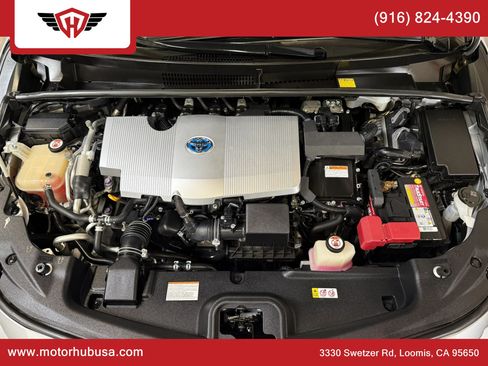 Used 2017 Toyota Prius Prime Advanced w/ Carpet Mat Package FWD image 18