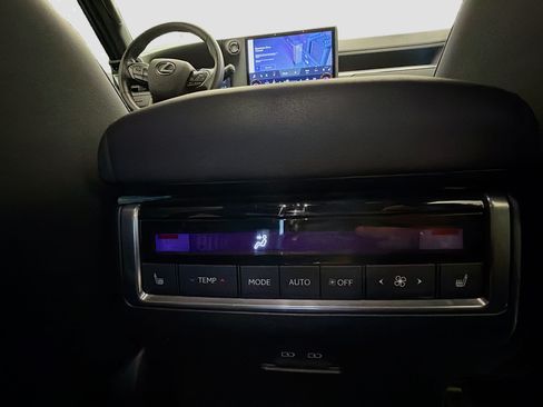Used 2024 Lexus GX 550 w/ Cold Area Package AWD/4WD image 16