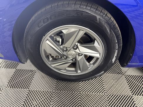 Used 2024 Hyundai Elantra SE image 11