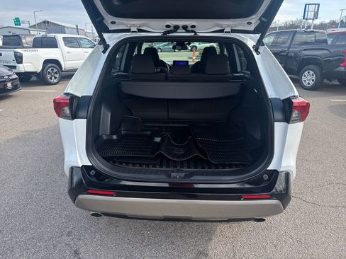 Used 2024 Toyota RAV4 SE w/ Convenience Package image 7