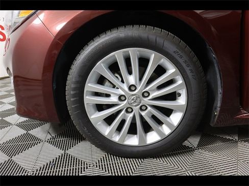 Used 2015 Toyota Avalon Limited image 31