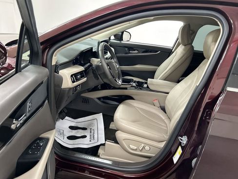 Used 2023 Lincoln Nautilus AWD w/ Premium Package image 9