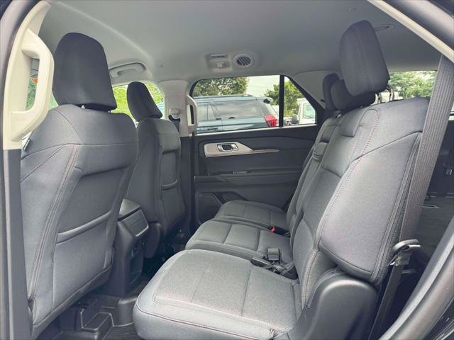 Used 2026 Ford Explorer Active AWD/4WD image 13