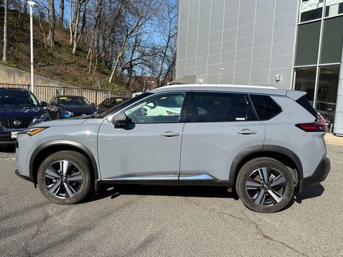 Used 2023 Nissan Rogue SL w/ SL Premium Package AWD/4WD image 3