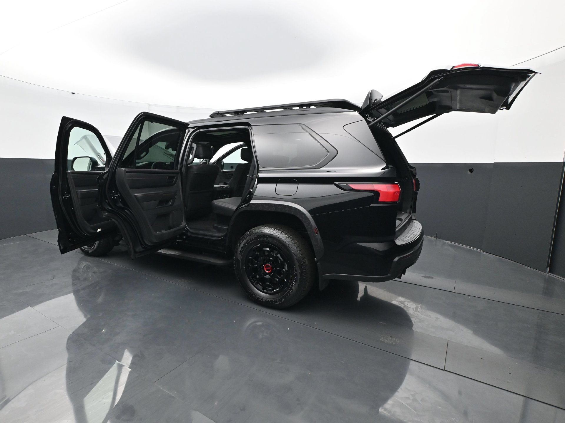 Used 2025 Toyota Sequoia TRD Pro AWD/4WD image 31