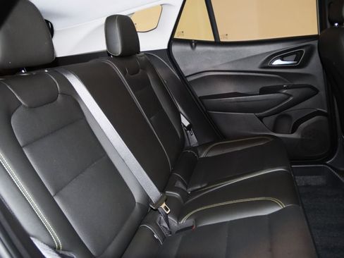 Used 2025 Chevrolet Trax ACTIV w/ Sunroof Package FWD image 68