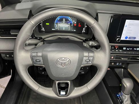 Used 2025 Toyota Camry SE w/ Convenience Package AWD/4WD image 25