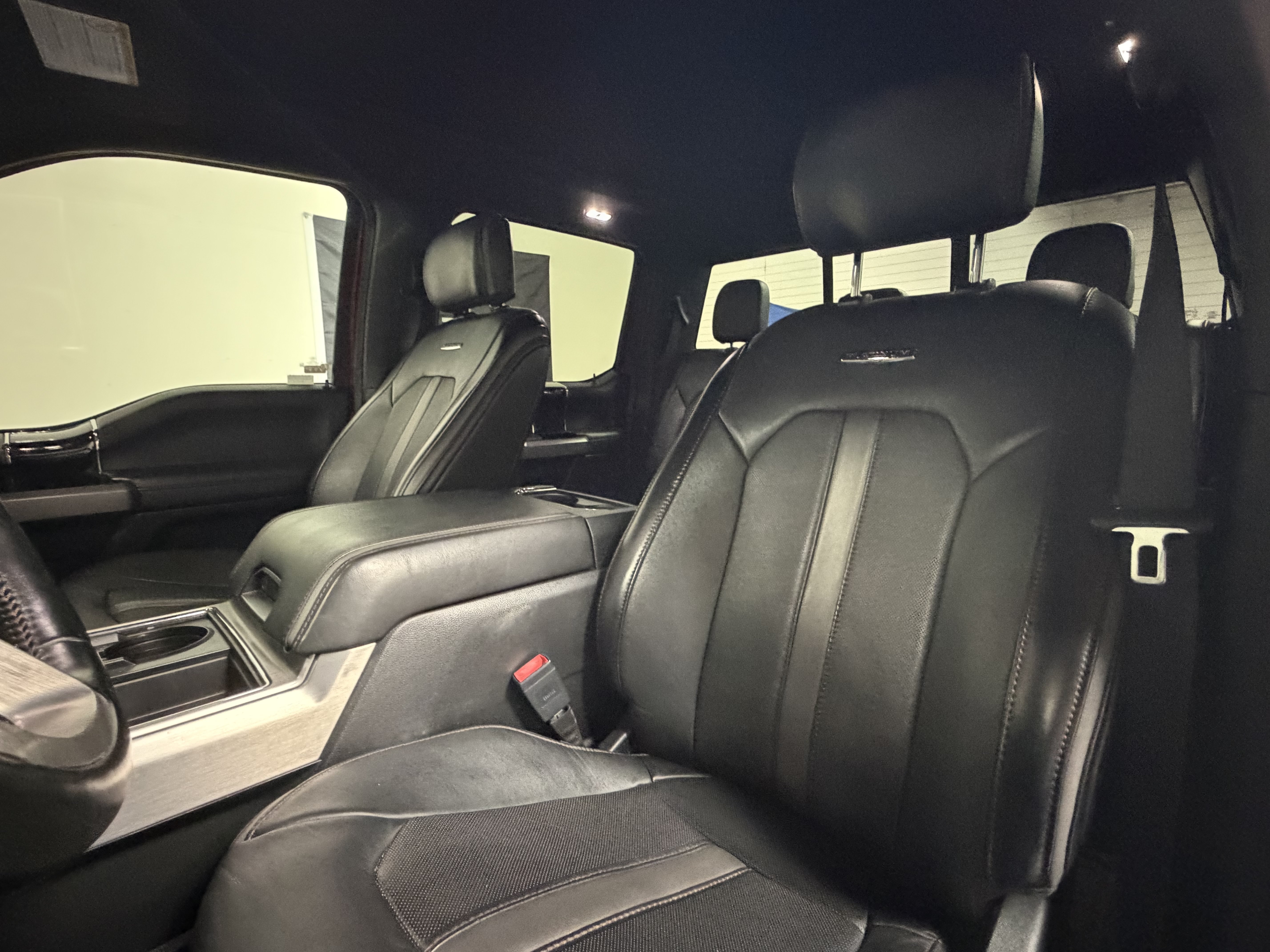 Used 2020 Ford F250 Platinum w/ FX4 Off-Road Package AWD/4WD image 29