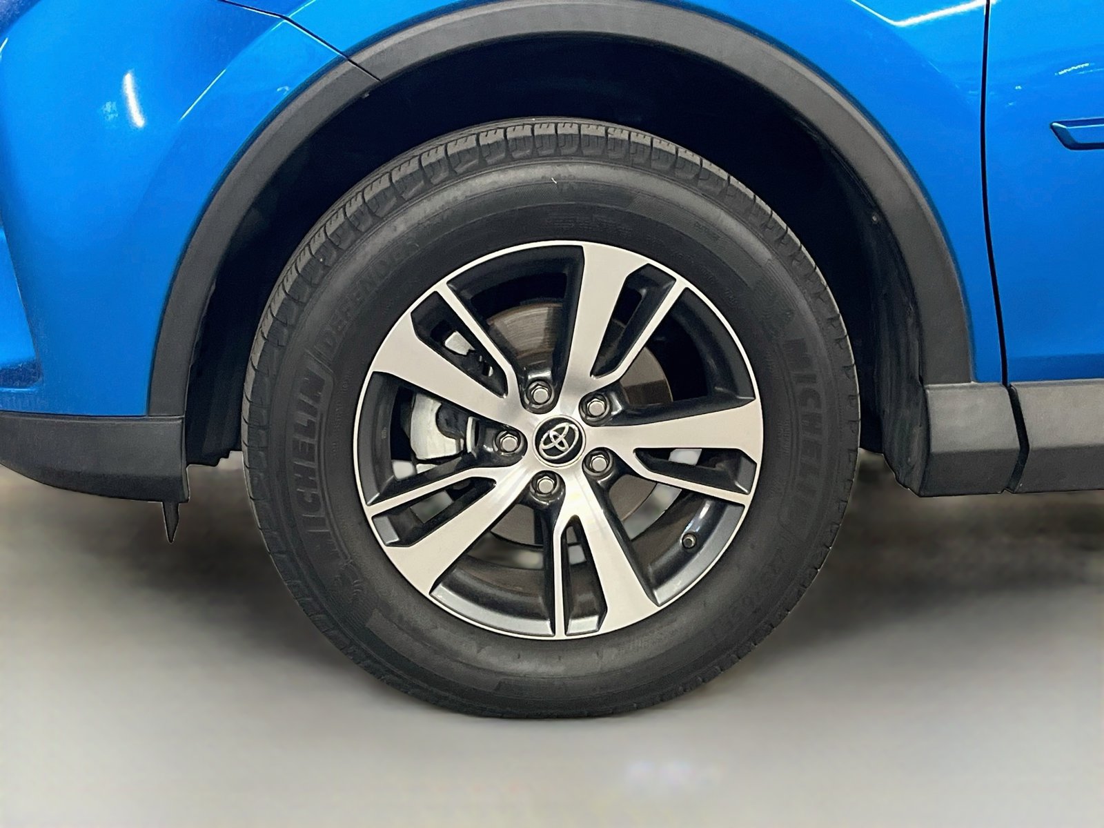 Used 2017 Toyota RAV4 XLE FWD image 30
