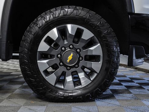 Used 2021 Chevrolet Silverado 2500 Custom w/ Custom Value Package AWD/4WD image 41