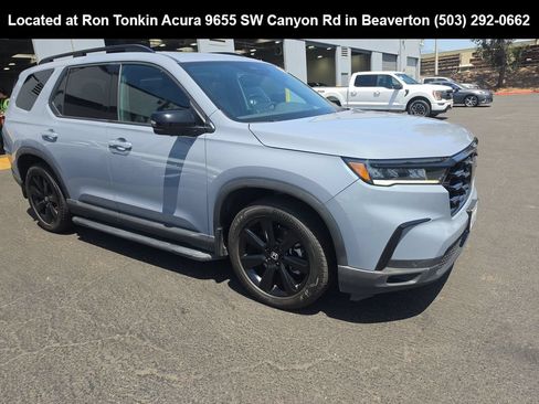 Used 2025 Honda Pilot Black Edition image 3