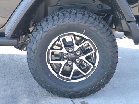 New 2026 Jeep Wrangler Unlimited Rubicon image 18