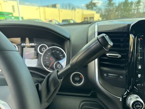 New 2025 RAM 2500 Big Horn AWD/4WD image 16