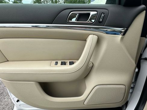 Used 2010 Lincoln MKS FWD image 12