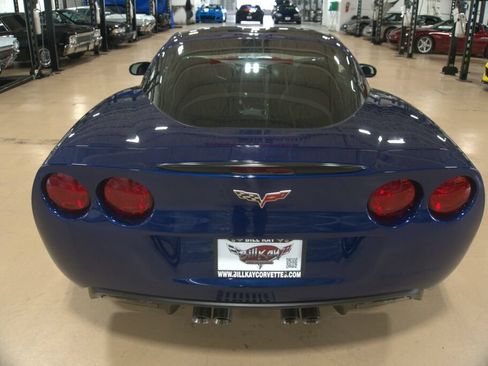 Used 2007 Chevrolet Corvette Coupe w/ Preferred Equipment Group RWD image 5