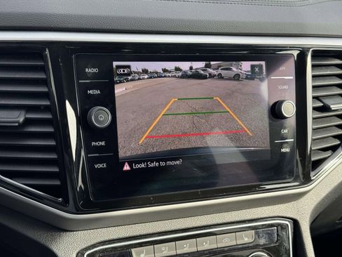 Certified 2022 Volkswagen Atlas SE image 18