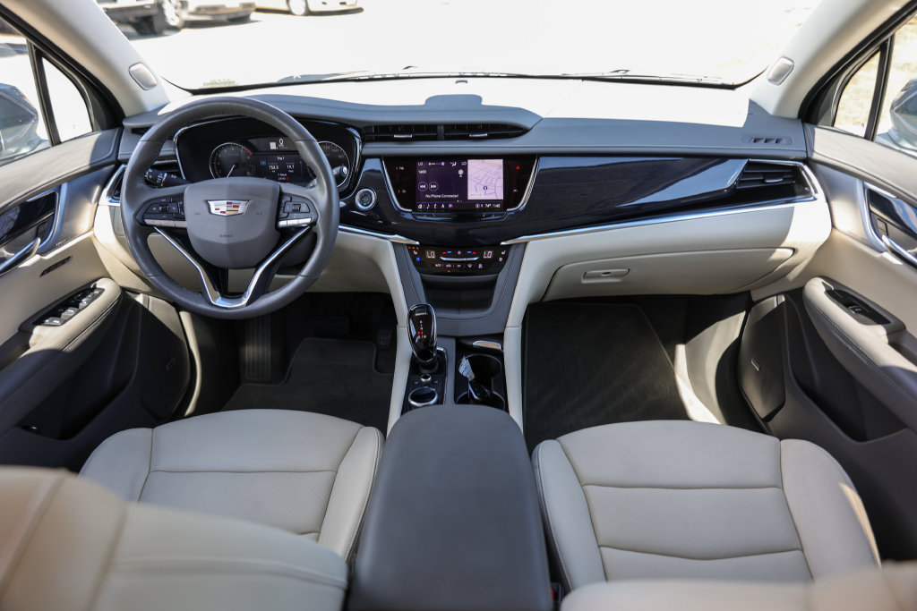 Used 2025 Cadillac XT6 Premium Luxury FWD image 27