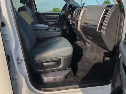 Used 2017 RAM 2500 SLT AWD/4WD image 32