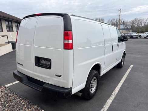 Used 2021 Chevrolet Express 2500 w/ Driver Convenience Package RWD image 3