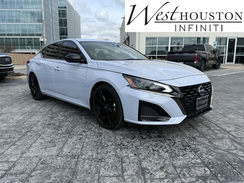 Used 2024 Nissan Altima 2.0 SR image 1