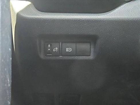 Used 2019 Toyota RAV4 XLE w/ Carpet Mat Package FWD image 10