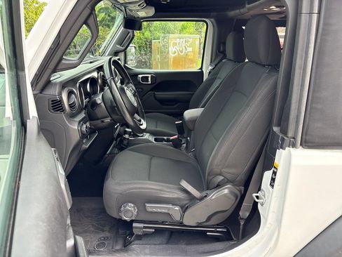 Used 2022 Jeep Wrangler Sport AWD/4WD image 29